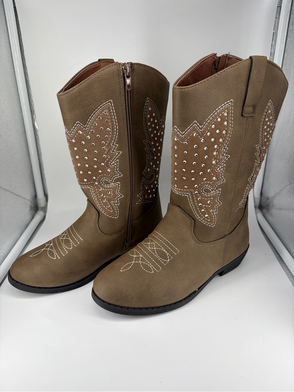 Kensie Girl cowgirl zip up boots with rhinestones. Size 4 girls
